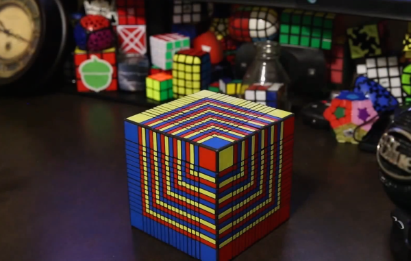 Гигантский кубик Рубика