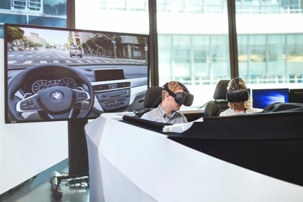 BMW комбинирует 3д технологии с виртуальной реальностью для дизайна автомобилей
