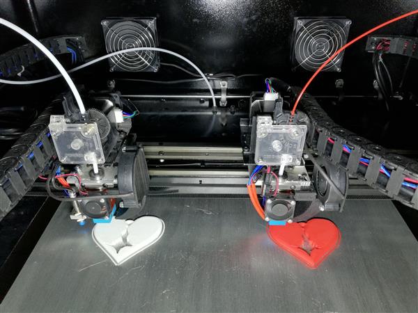 3д принтер Mavis с двойным экструдером
