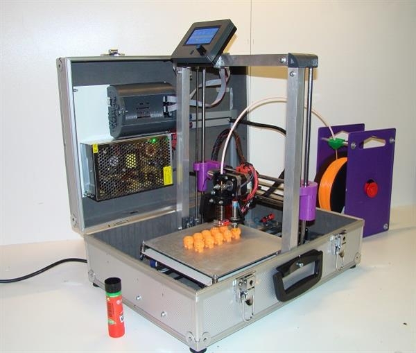 Мобильный 3D принтер, умещающийся в чемодане